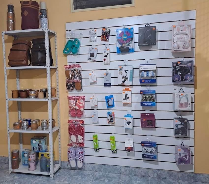 Accesorios para Celular y librería Juan