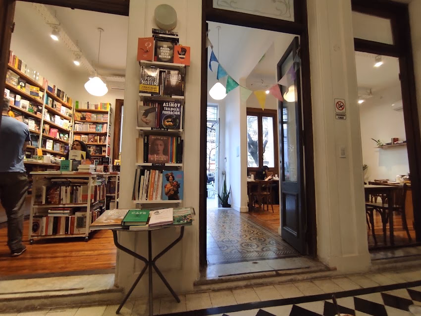 Atlántica Libros y Café