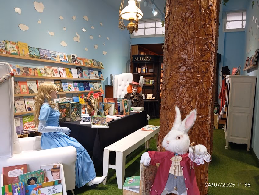 Casa Gerbera Tienda de Libros
