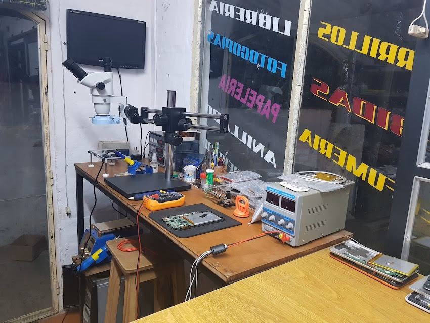 El Aguila Librería Servicio Tecnico Celulares