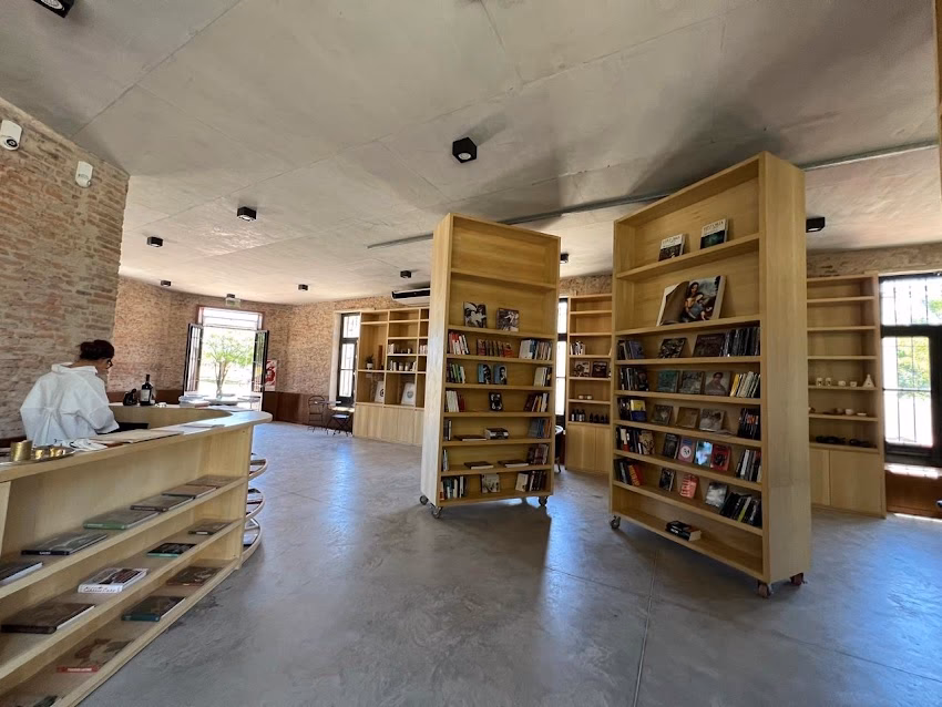 Espacio Uno Librería hospedaje