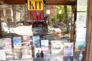 Kit Kat libros películas fotos juegos