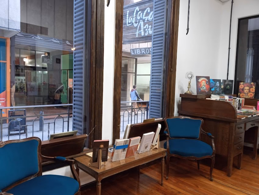 La Casa Azul Libros