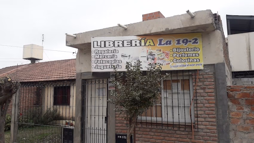 Libreria 1902 Pinares