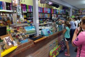 Librerìa Artìstica y Cotillón Trazos Y Tracitos