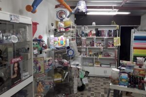 Libreria Becky en la propia esquina