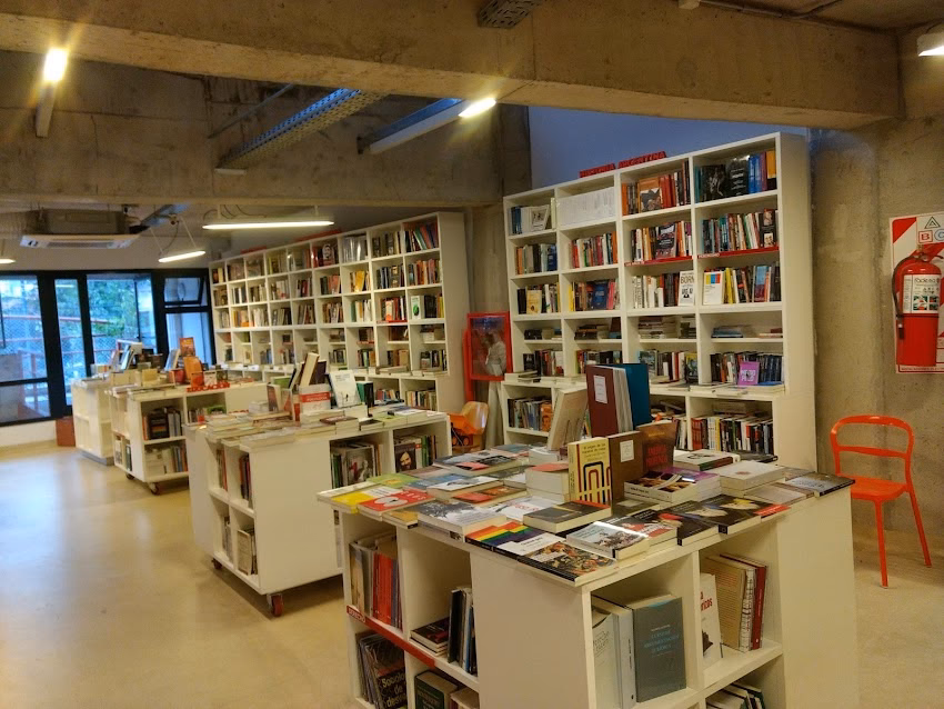 Librería del Fondo y Centro Cultural Arnaldo Orfila Reynal