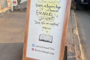 LiBRERÍA Emanuel Orán