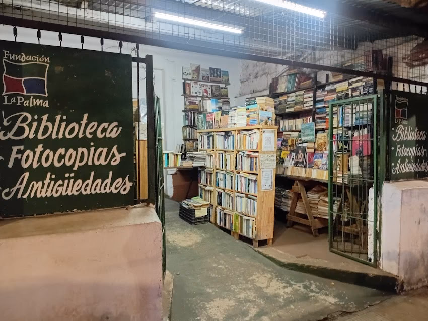 Librería La Palma Paseo del Libro Antigüedades y Más