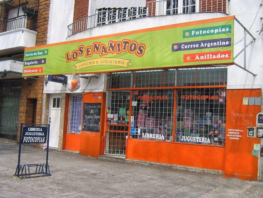 Los Enanitos Juguetería Libreria