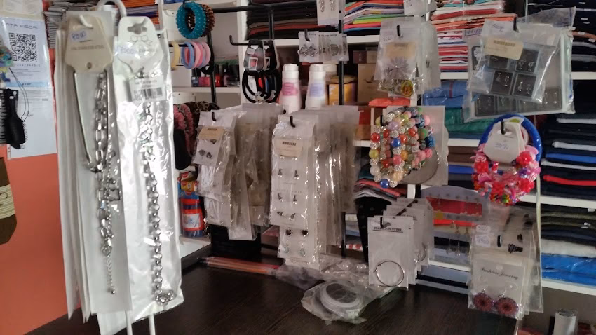 Narella Ropa Informal Librería