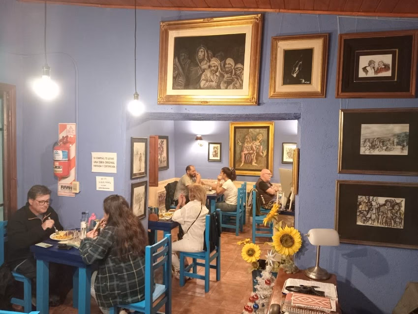Nueve Musas Café y Bar Galería de arte y diseño