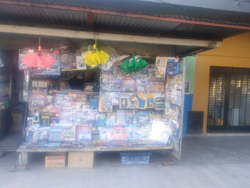 Puesto de diarios Maina