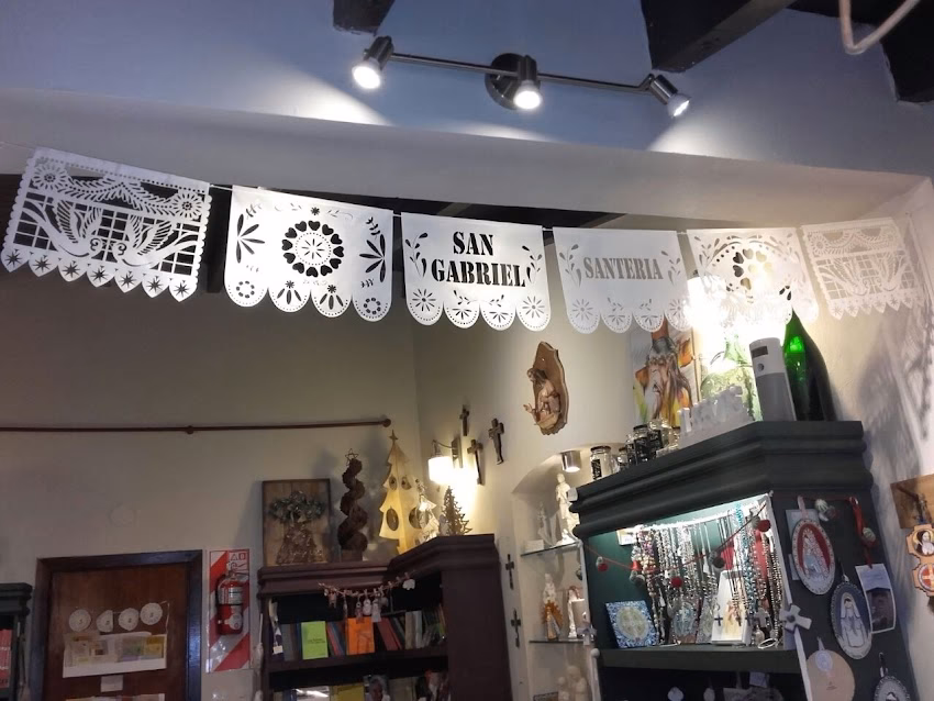 Santería y Librería San Gabriel
