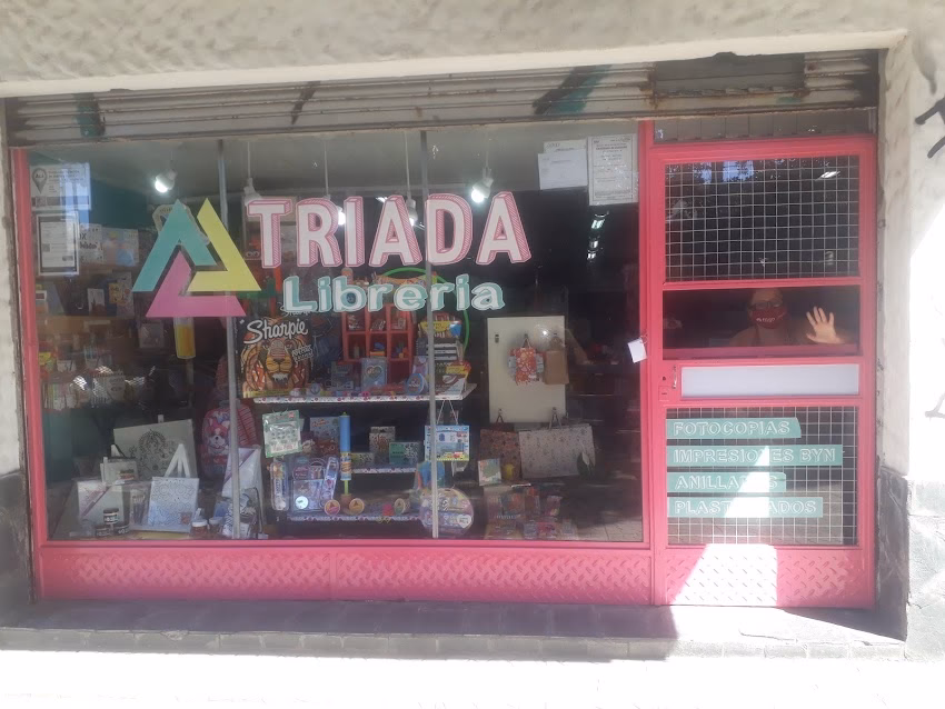 Tríada Librería