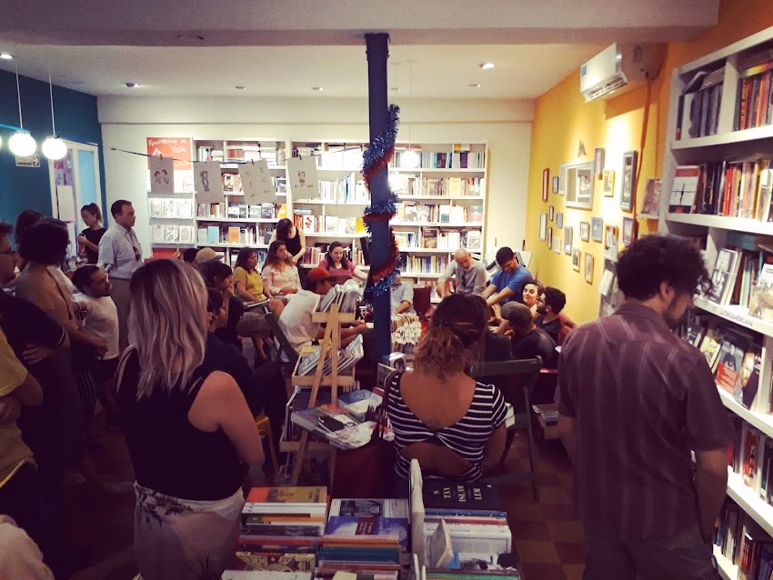 Volcán Azul Libros y refugio cultural